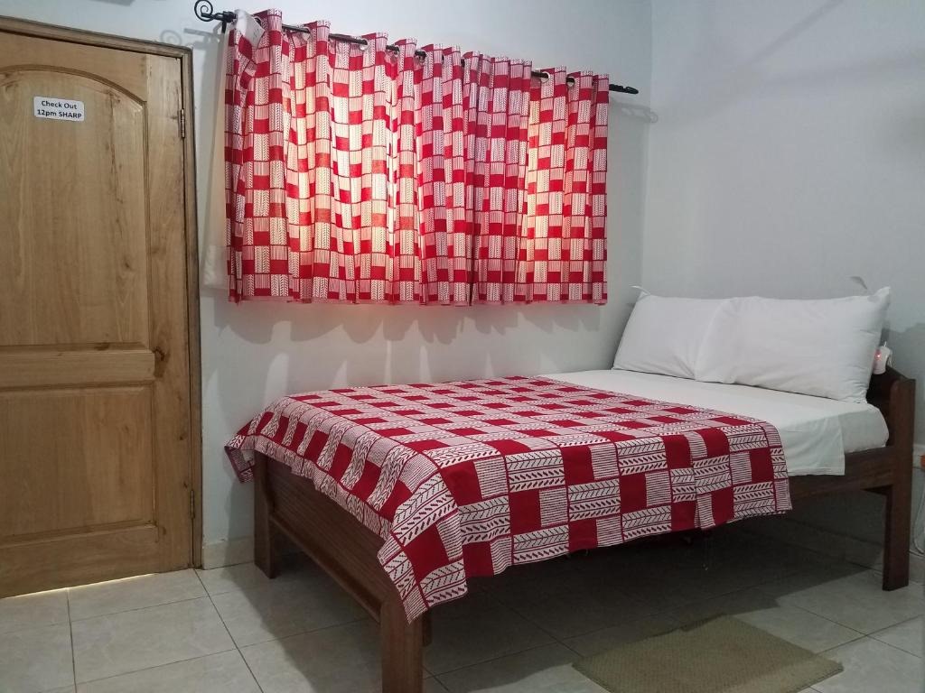 Sharp Guesthouse - Image 1