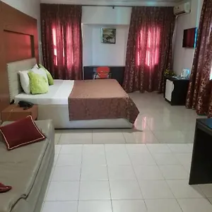 Blue Royal Hotel - Image 4